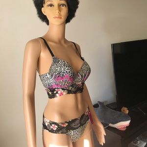 Lingerie set Bras(36B) panty (L)